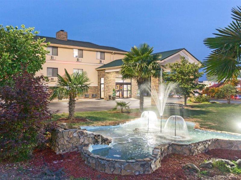 Super 8 By Wyndham Anderson/Clemson Area Motel Exterior photo