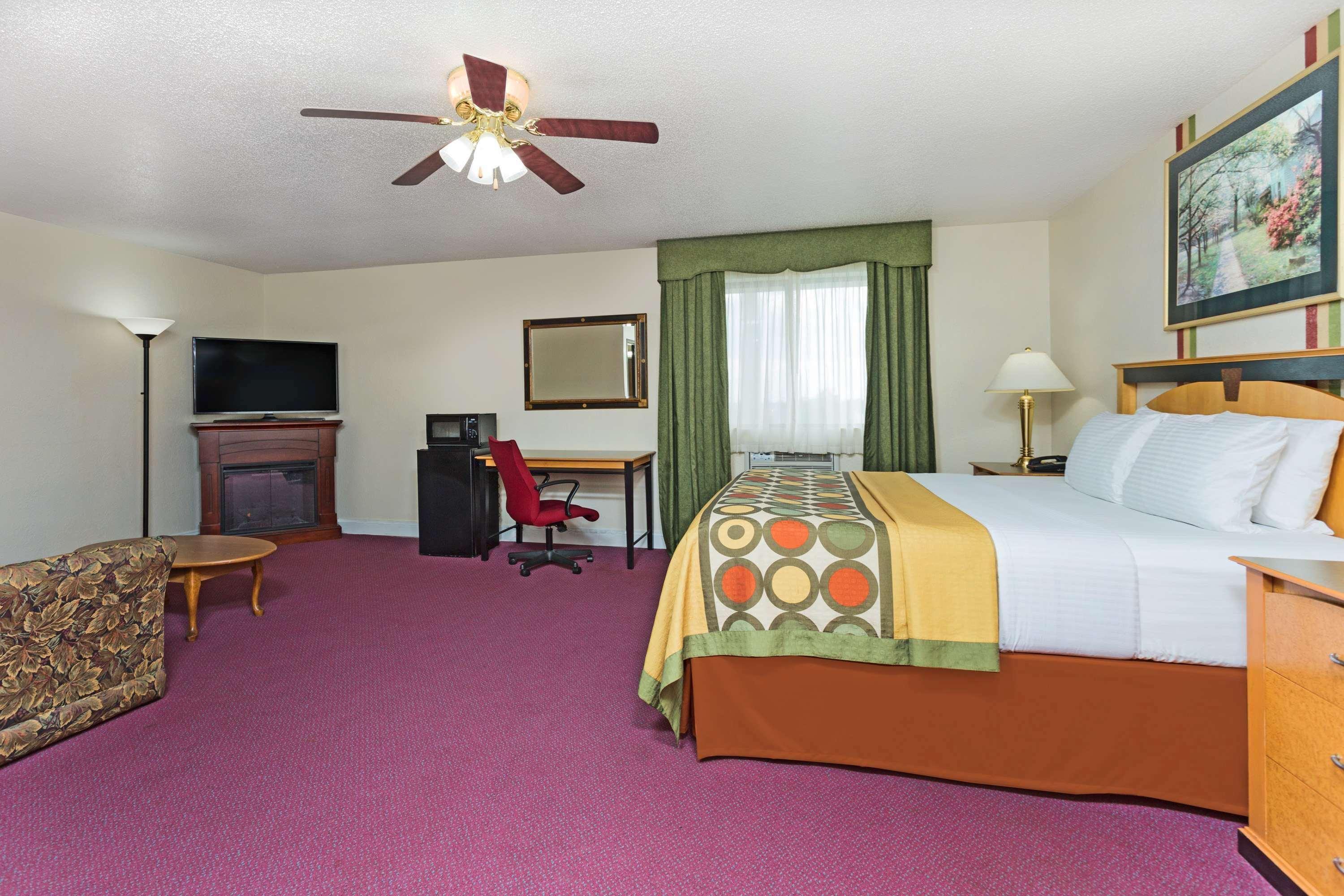 Super 8 By Wyndham Anderson/Clemson Area Motel Exterior photo